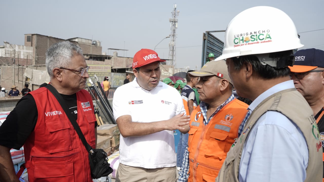 Ministerio de Vivienda entrega materiales y herramientas para proteger viviendas en SJL y Chosica ante eventos climáticos
