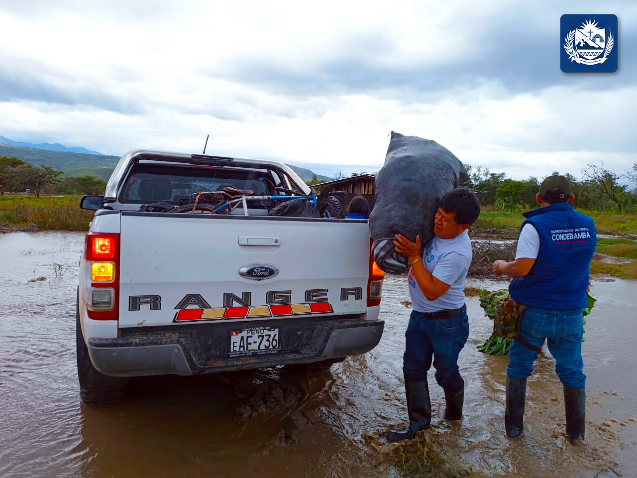 Desde las 02 de la mañana se viene realizando evacuación de los pobladores del Caserío de Managallana y Porvenir.
Seguiremos llegando a más sectores para brindar toda la ayuda necesaria en estos momentos difíciles.