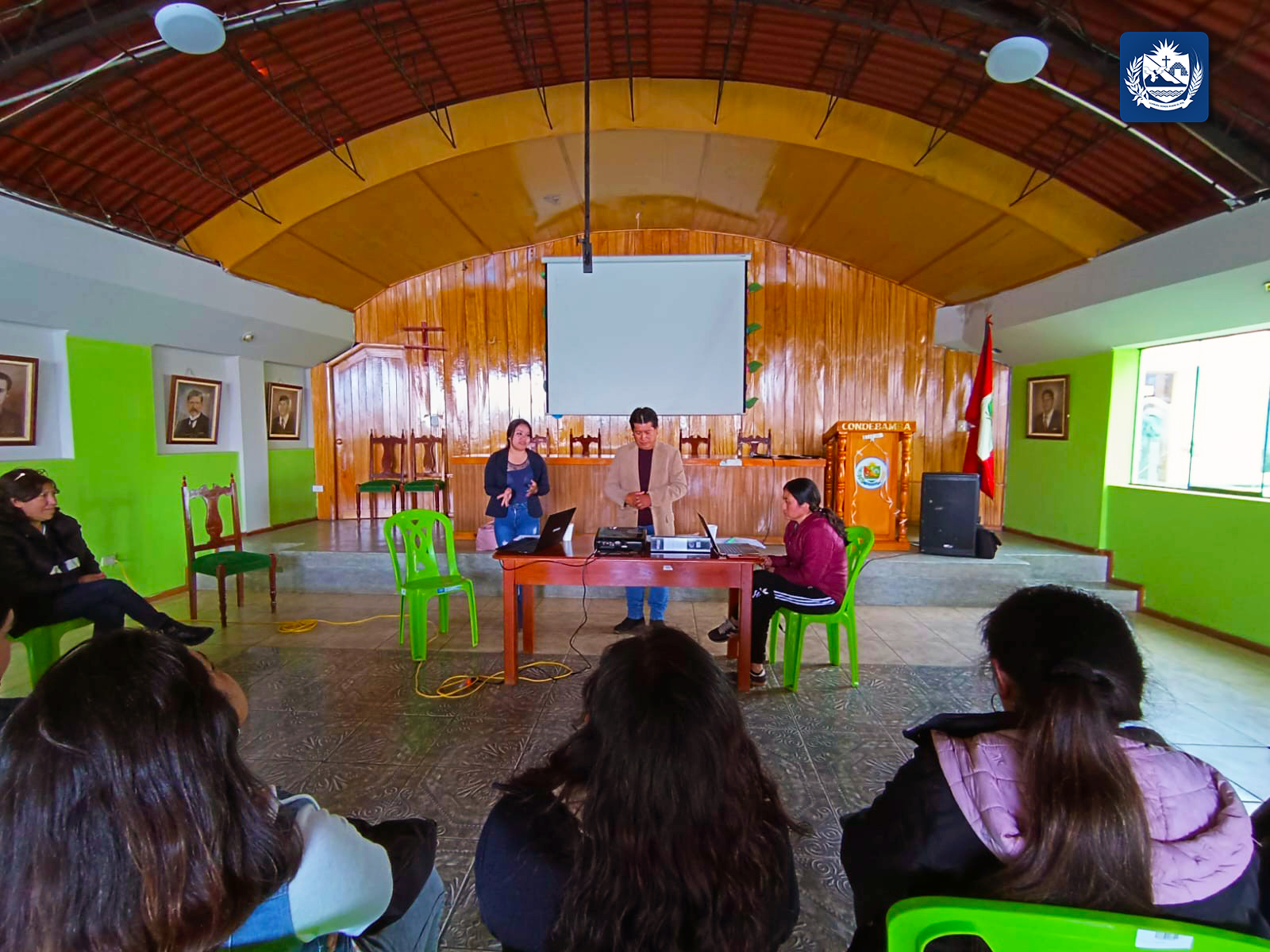 ✅En la Municipalidad Distrital de Condebamba, se llevó a cabo la segunda reunión presencial de Padrón Nominal, en la cual se expusieron actualizaciones sobre paquetes de gestantes y niño.
✅Además de ellos se realizó un cruce de información con los representantes de la red de salud Cajabamba, puesto de Salud de nuestra jurisdicción y programas sociales sobre nuestros menores de seis años.