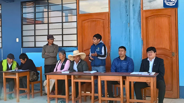 ✅En horas de la mañana en las instalaciones de la I.E. Miguel Grau Seminario ubicado en el caserío Huañimbita, se realizó la reunión convocada por la UGEL Cajabamba, donde participó el Gerente Municipal Denis Rojas Bringas, asistieron también padres de familia y la ronda campesina quien conforman la Comisión de veedores para definir el futuro de la Institución.
 ✅Luego de una reunión que contó con la presencia del director de la UGEL Cajabamba Prof.  Joseph Martos Guevara, el presidente provincial de la Ronda Campesina Atanacio Gormas Córdova, la Presidenta Distrital de la Ronda Condebamba Mercedes Polo Benites y  del  Teniente Gobernador de Pomabamba José Aranda, se llegaron a importantes compromisos en los cuales la Municipalidad Distrital de Condebamba alcanzara la documentación de Defensa Civil a la UGEL Cajabamba, se evaluará Infraestructura, condiciones pedagógicas, respetando las actas que tienen la comunidad para el bienestar  de la Institución Educativa y  del  Caserío. 