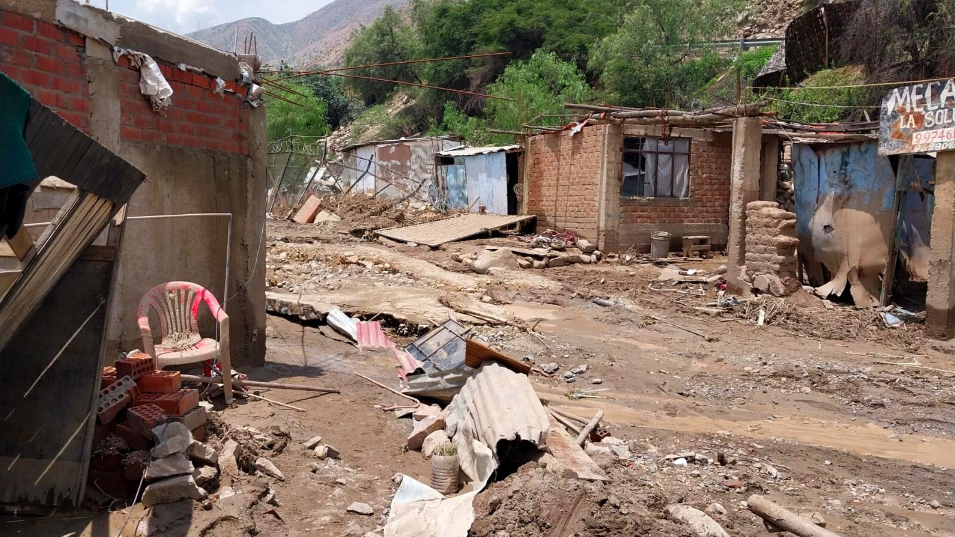 Gore Lima continúa llevando ayuda humanitaria para Santa Rosa de Quives y Arahuay