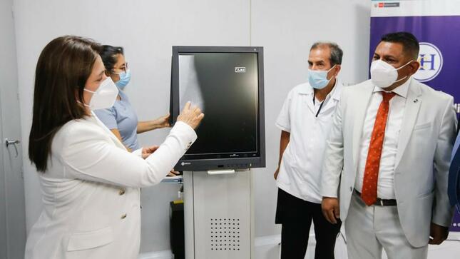 Hospital Cayetano Heredia pone en funcionamiento moderno mamógrafo para el diagnóstico de cáncer de mama