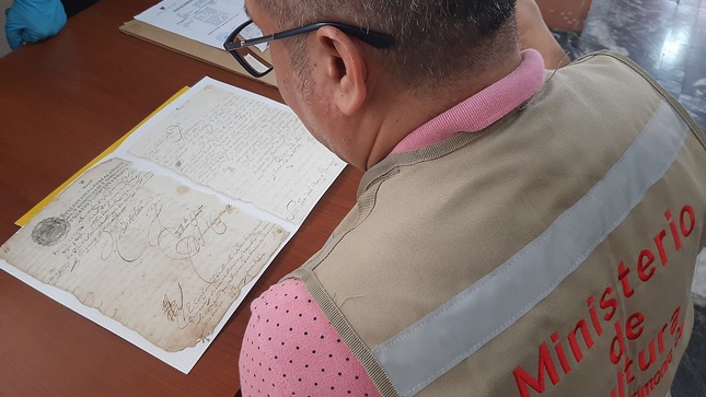 Ministerio de Cultura verificó la repatriación de documento colonial del siglo XVII firmado por el Virrey Conde de Alba de Aliste