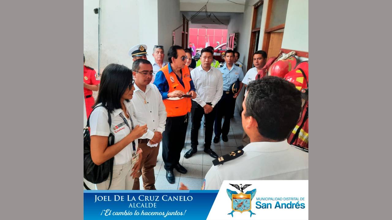 Alcalde Joel De La Cruz Canelo Participa En Importante Ceremónia De La Compañia Bomberos De Pisco
