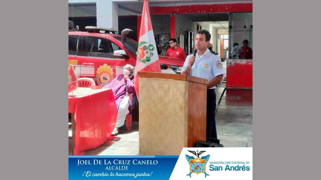 Alcalde Joel De La Cruz Canelo Participa En Importante Ceremónia De La Compañia Bomberos De Pisco