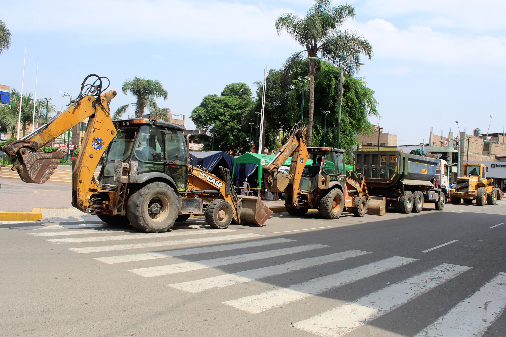 Maquinarias fueron destinadas para desarrollar trabajos de limpieza por huaicos al distrito de Lampián y Sumbilca