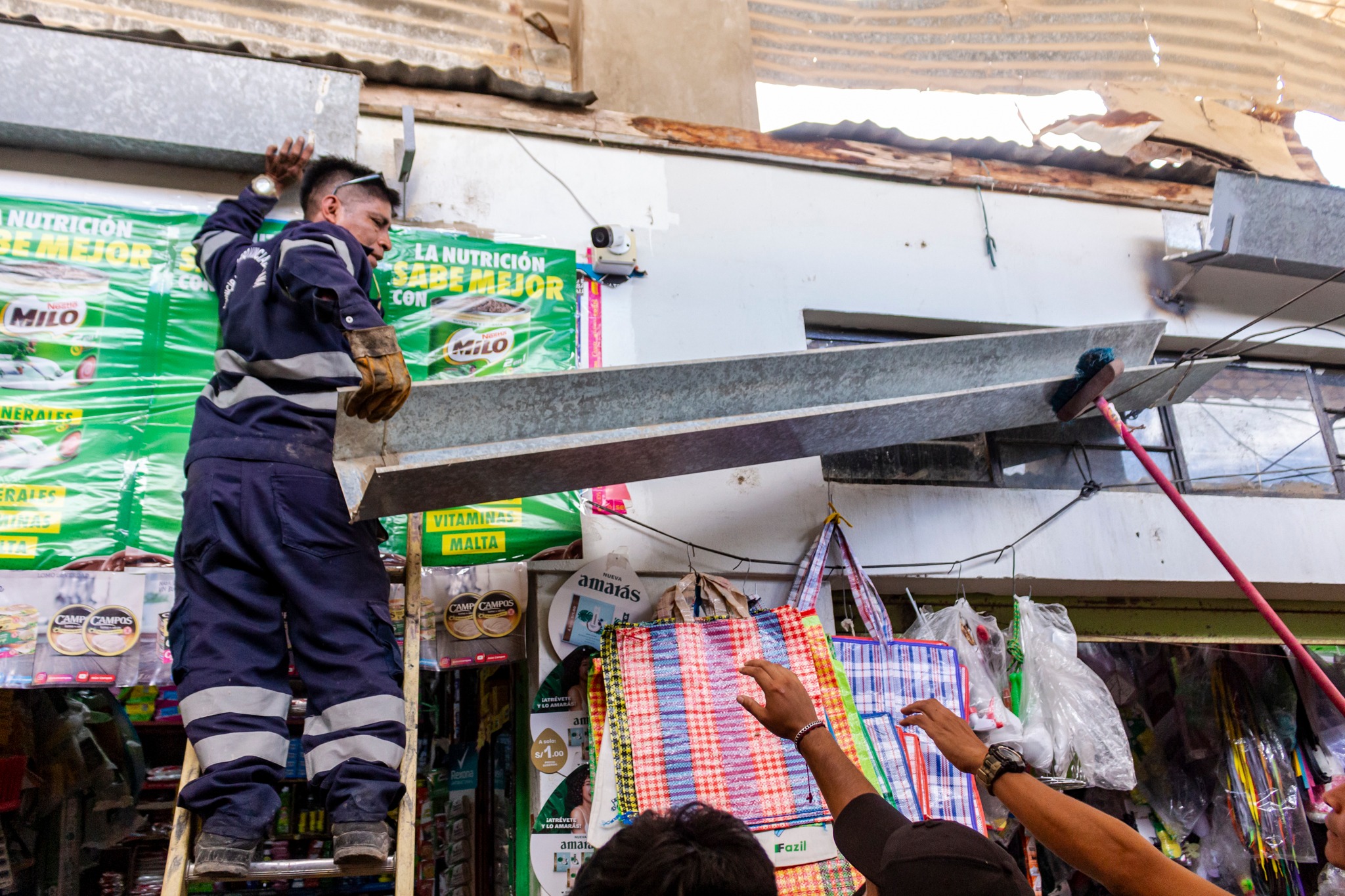 MUNICIPALIDAD DE SULLANA DESPLIEGA ACCIONES PARA DAR SOLUCIÓN A PROBLEMAS EN MERCADOS MUNICIPALES