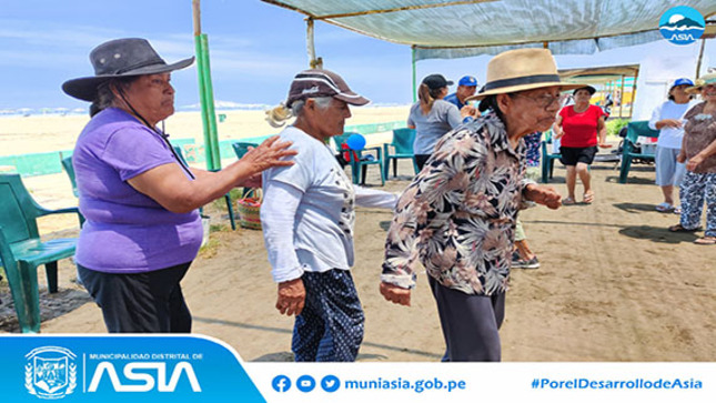 adultos mayores participaron de los talleres de psicomotricidad y baile en la playa