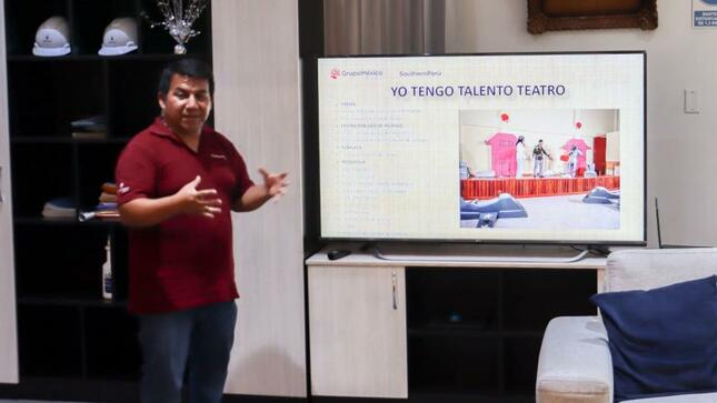 A fin de seguir promoviendo la cultura y el arte escénico, el alcalde provincial de Mariscal Nieto, John Larry Coayla recibió a los representantes del programa “Yo tengo talento teatro”, de la empresa Southern Perú.