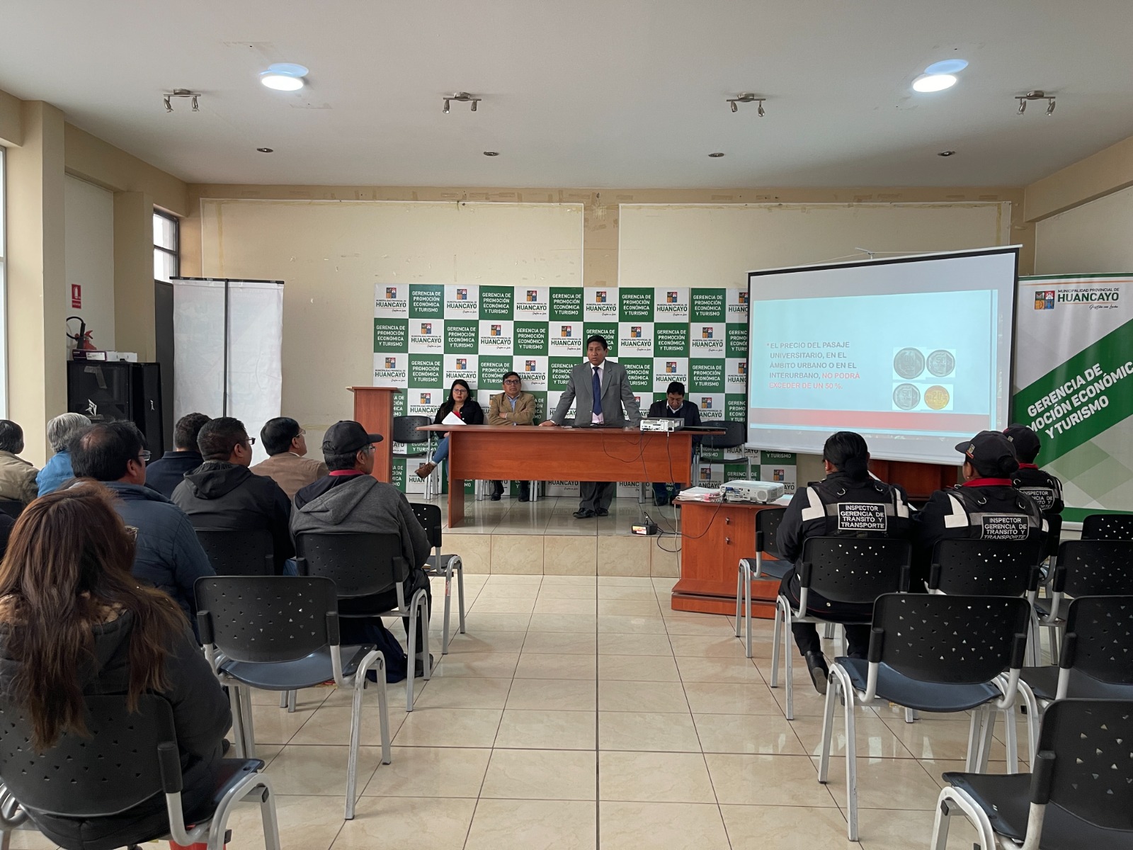 Ante las quejas de los padres de familia por el incumplimiento de los medios pasajes a escolares, la Gerencia de Tránsito y Transportes de la Municipalidad de Huancayo