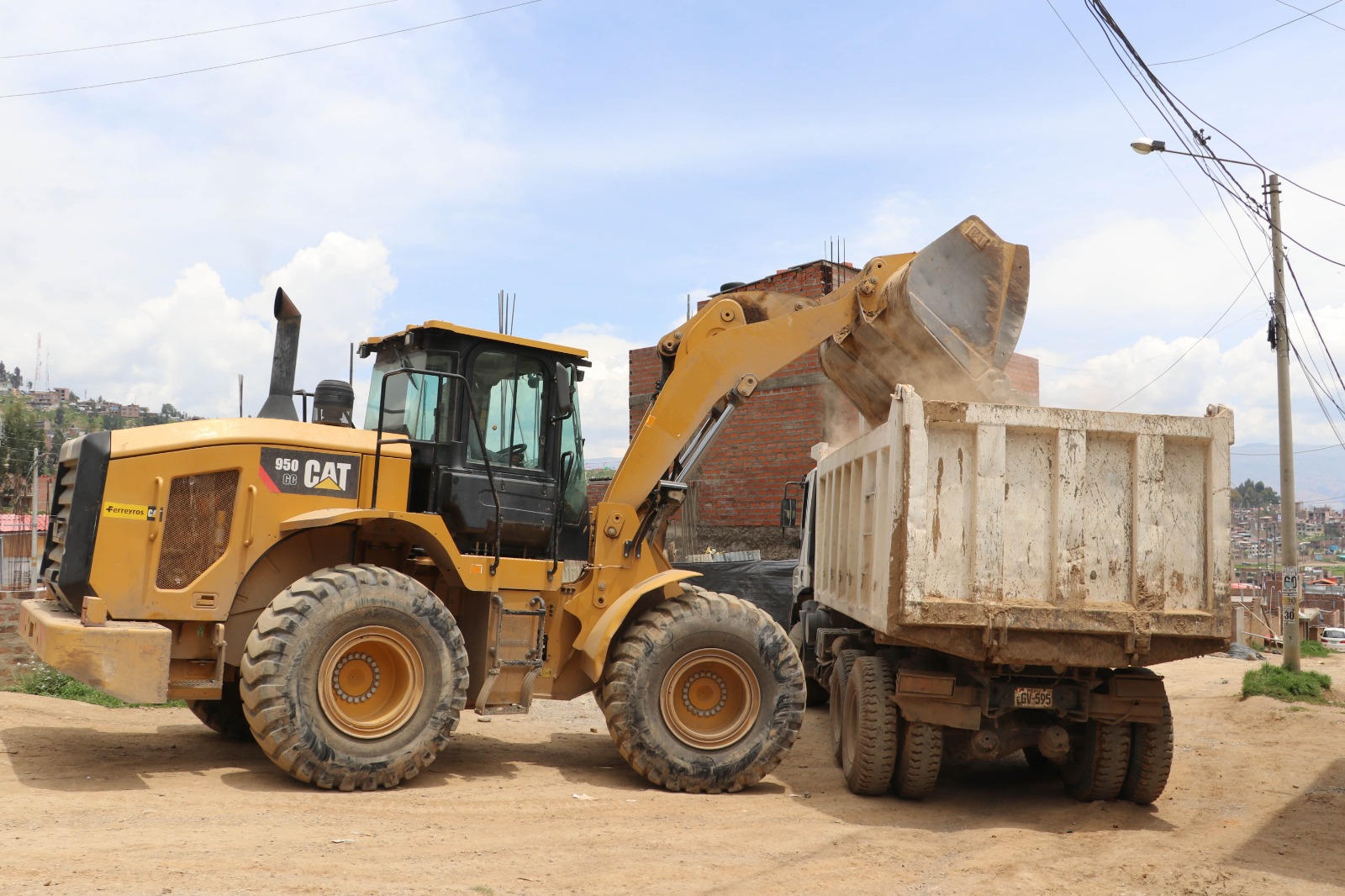 La Gerencia de Desarrollo Urbano de la Municipalidad de Huancayo realizó la demolición de dos predios