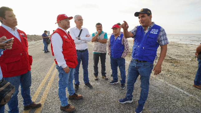 Gobernador exige a Provias solución definitiva en la vía Bayóvar- Chiclayo