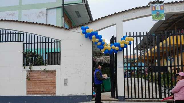 Comisionado supervisa institución educativa