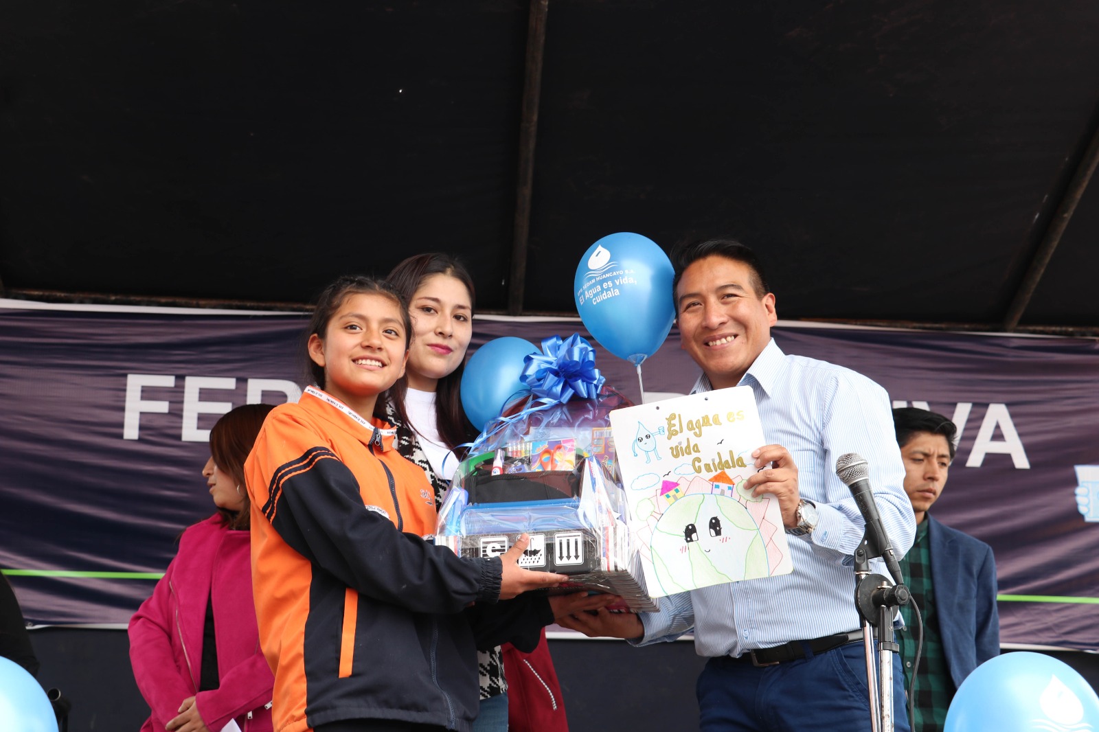 Con motivo de la celebración por el Día Mundial del Agua, la Municipalidad de Huancayo en coordinación con EPS Sedam, desarrolló una feria informativa y concurso de dibujos