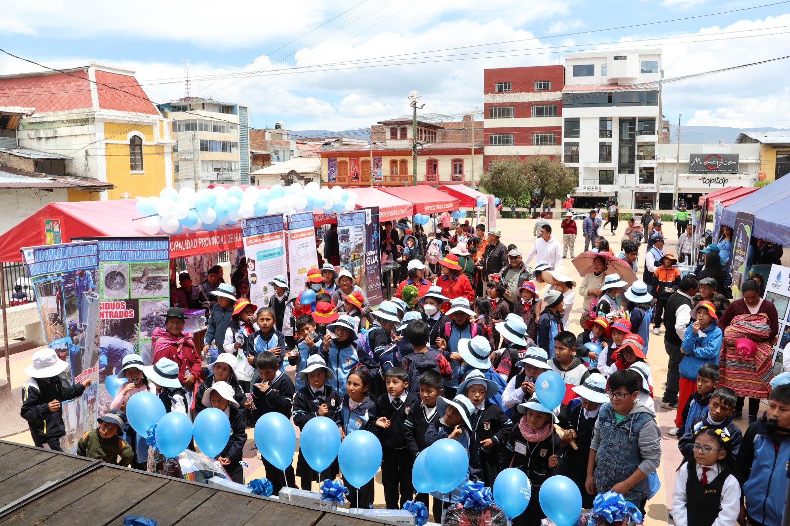 Con motivo de la celebración por el Día Mundial del Agua, la Municipalidad de Huancayo en coordinación con EPS Sedam, desarrolló una feria informativa y concurso de dibujos