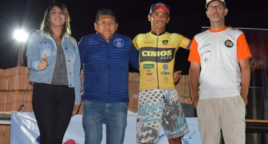 Alcalde de la Municipalidad Provincial de Mariscal Nieto, apoya al Campeón Moqueguano del DESERT CUP MTC RACE, Rafael Delgado Castro
