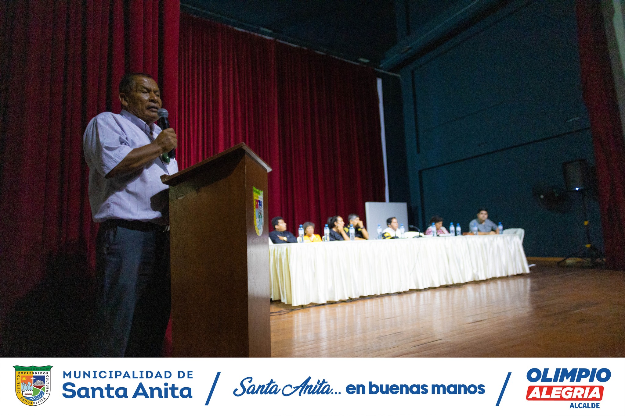 Nuestro alcalde Olimpio Alegría, encabezó la primera audiencia pública con representantes zonales del distrito, en la que se presentó un informe sobre los trabajos realizados en temas de seguridad ciudadana.