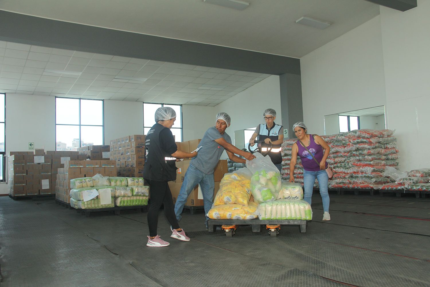 Proceso de alistar los alimentos para su respectivo recojo
