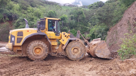 GORE recupera transitabilidad en carretera que une San Miguel de El Faique y Huarmaca