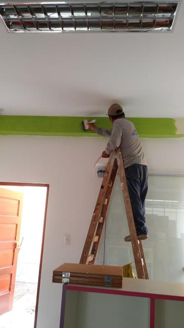 Padres de familia de inicial de ie 7097 villa amstelveen de ves realizan faena de limpieza