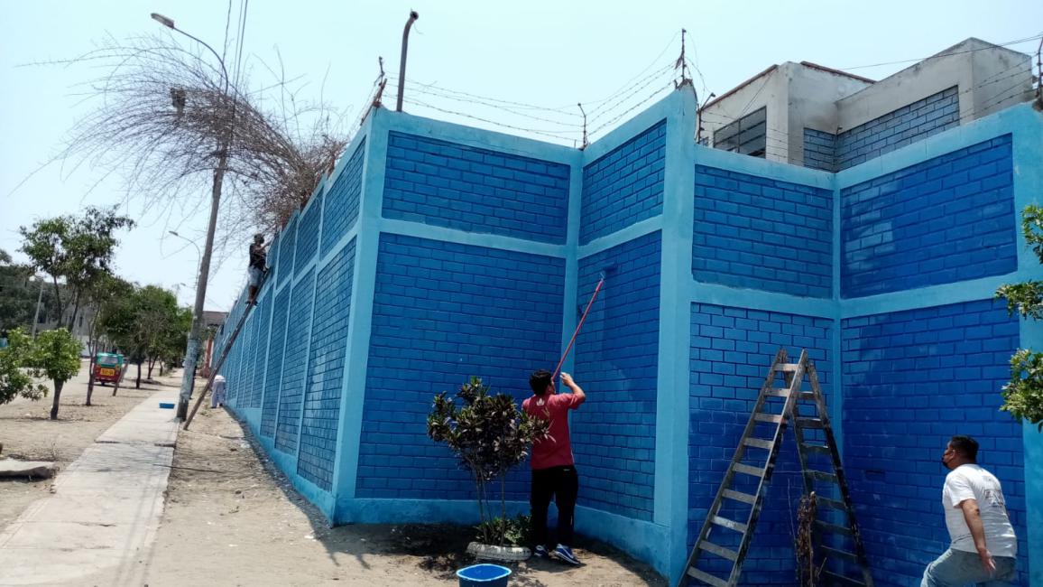 Padres de familia realizan faena de limpieza en ie 6069 pachacutec de ves