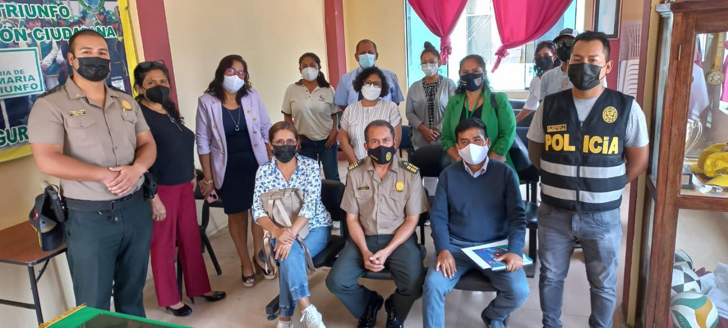 Directoras de la red 11 coordinan trabajo en conjunto con la comisaría de villa maría del triunfo