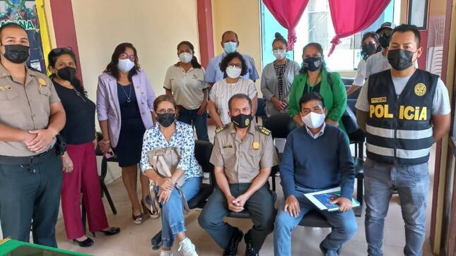 Directoras de la red 11 coordinan trabajo en conjunto con la comisaría de villa maría del triunfo