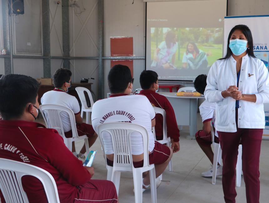 Charla sobre derechos de la salud sexual reproductiva recibieron estudiantes del colegio manuel calvo y pérez de pucusana