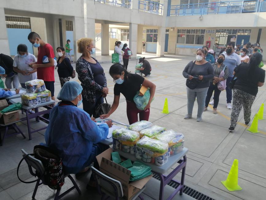 Ie 7242 divino maestro de ves realizó entrega de productos qali warma en el nivel primaria