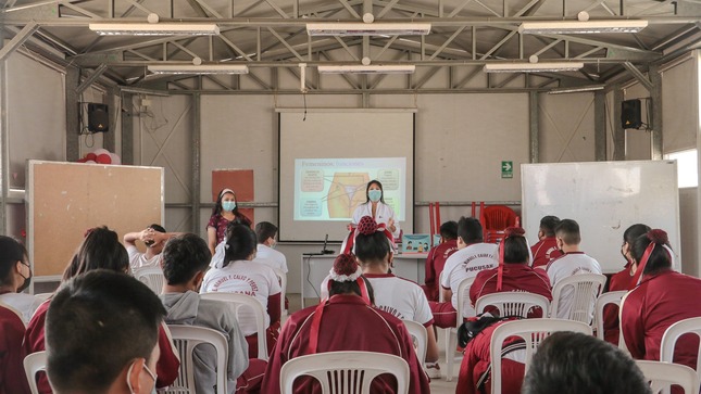 Estudiantes de la ie manuel calvo y pérez recibieron charla de educación sexual por profesionales del sector salud