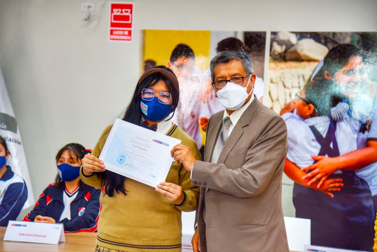 Ministro de educación realiza reconocimiento a estudiantes que viajaran a la nasa