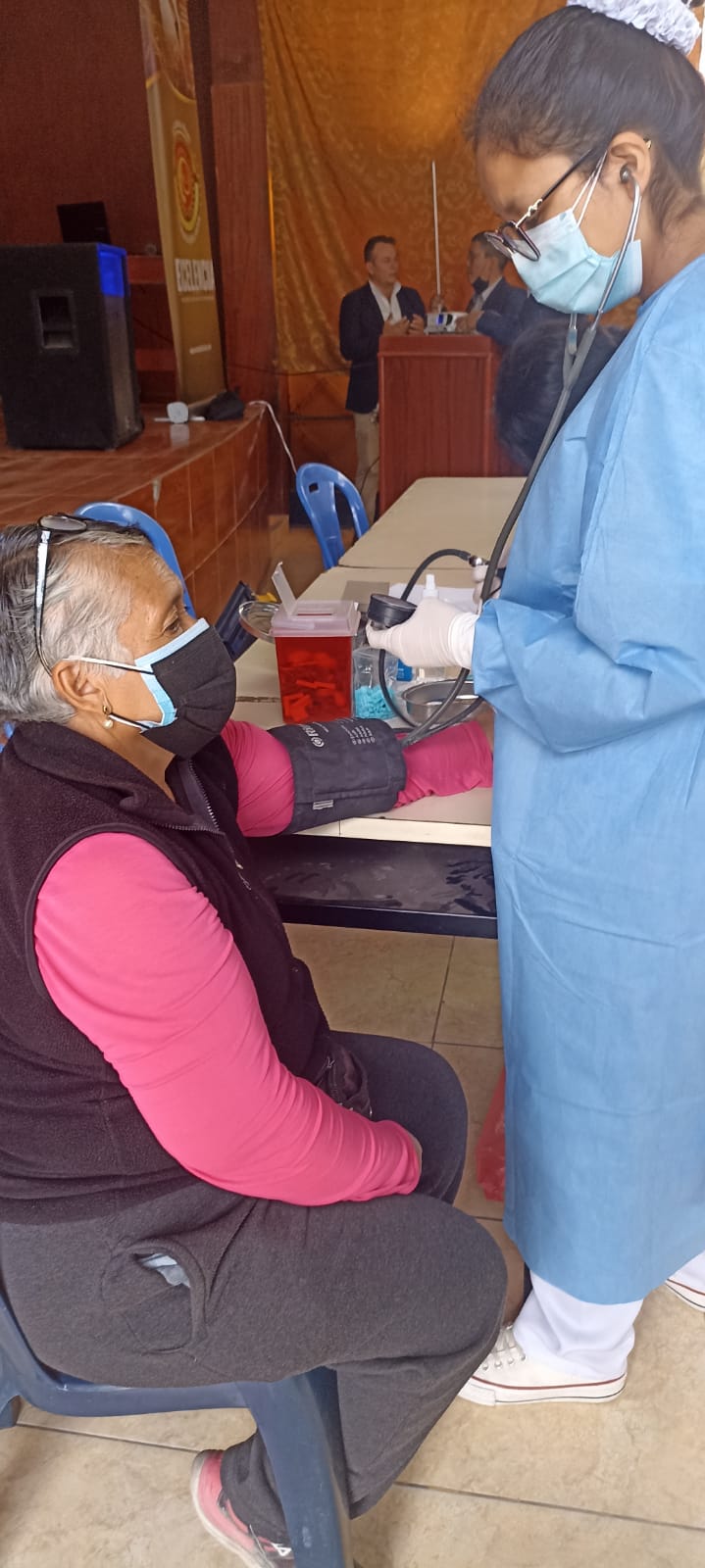 Exámenes de diabetes y presión arterial para docentes y trabajadores de la ie 7062 sjm