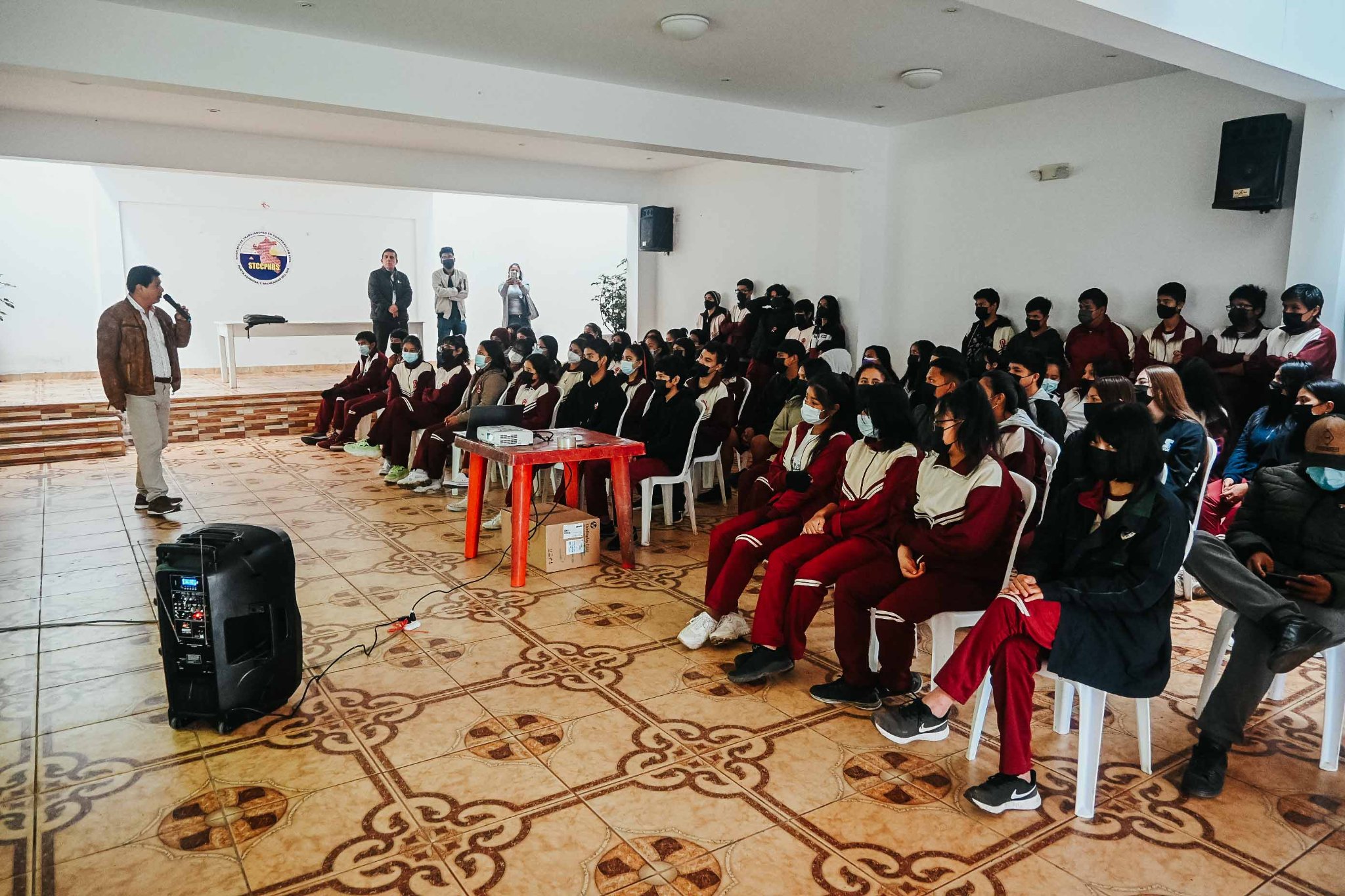 Charla vocacional promoviendo jóvenes más empoderados reciben estudiantes de secundaria de la ie 6030 de punta hermosa