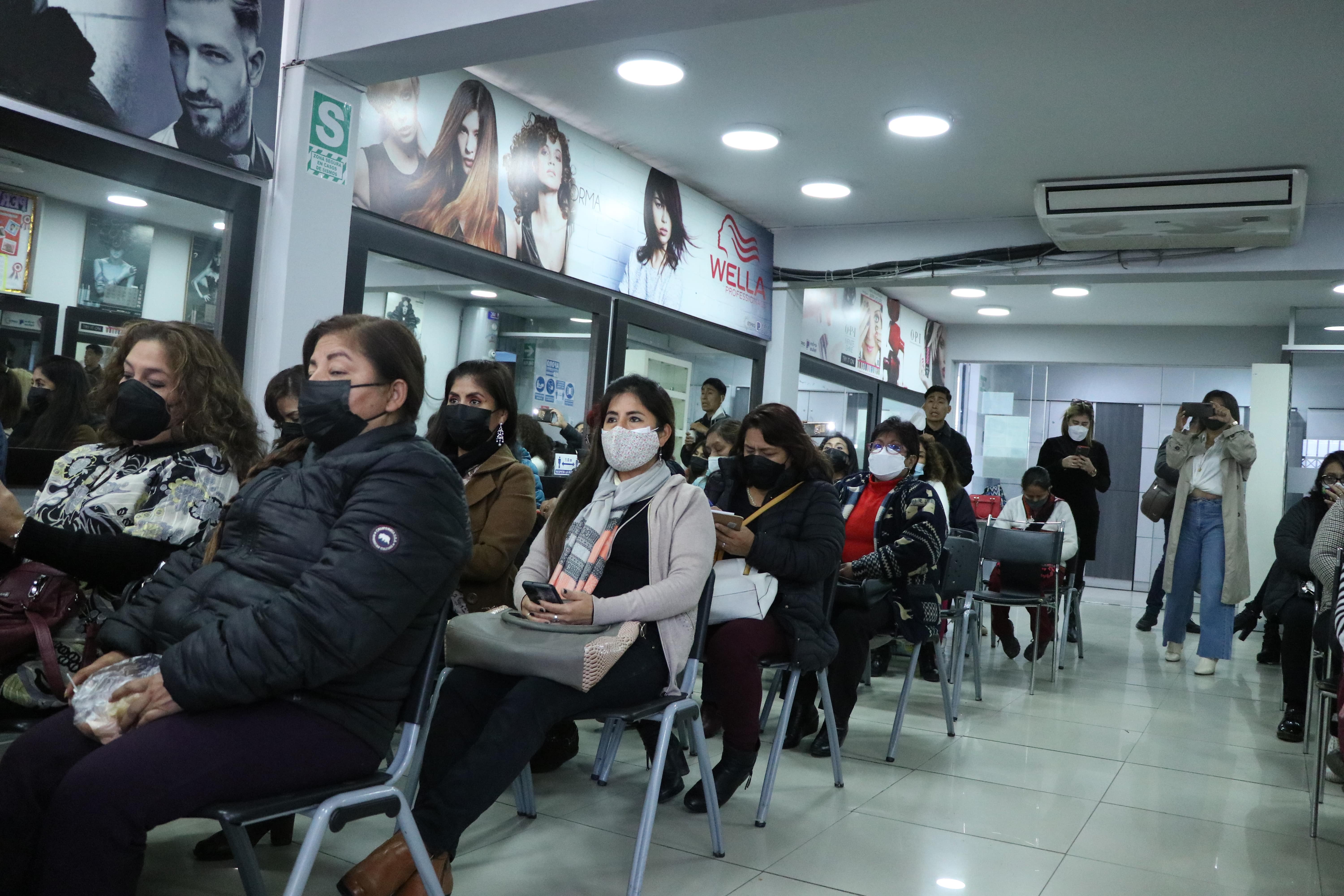Capacitación: fortalecimiento de capacidades técnicas de los docentes de textil y confección
