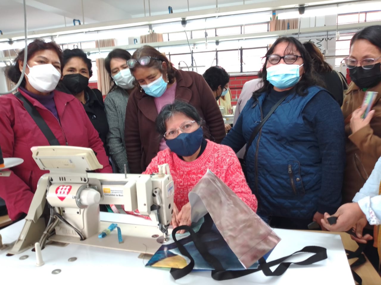 Clausura del taller de capacidades técnicas de los docentes de textil y confección
