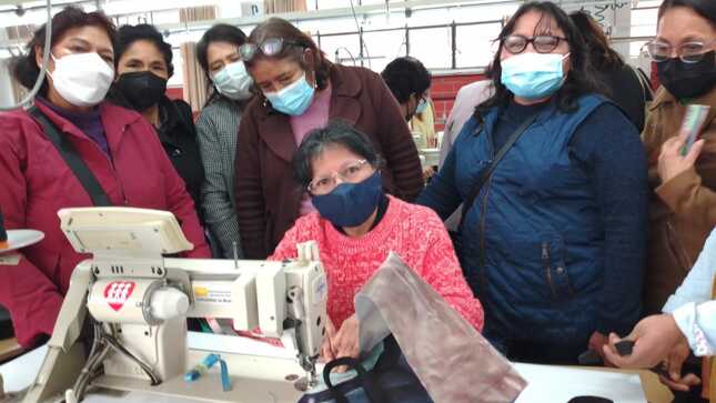 Clausura del taller de capacidades técnicas de los docentes de textil y confección