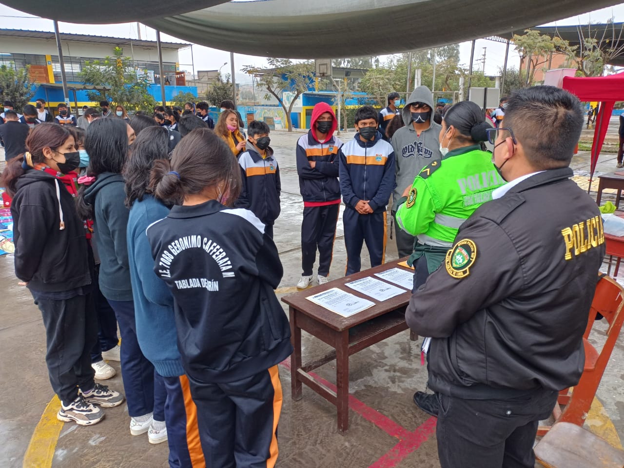 Feria de prevención de la violencia contra la mujer se dio en la ie 7088 vicealmirante gerónimo cafferata marazzi de vmt