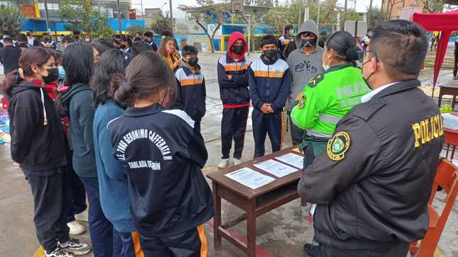 Feria de prevención de la violencia contra la mujer se dio en la ie 7088 vicealmirante gerónimo cafferata marazzi de vmt