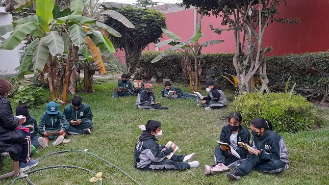 Escolares de ie 6008 josé antonio dapelo de lurin participaron de la maratón de lectura 2022