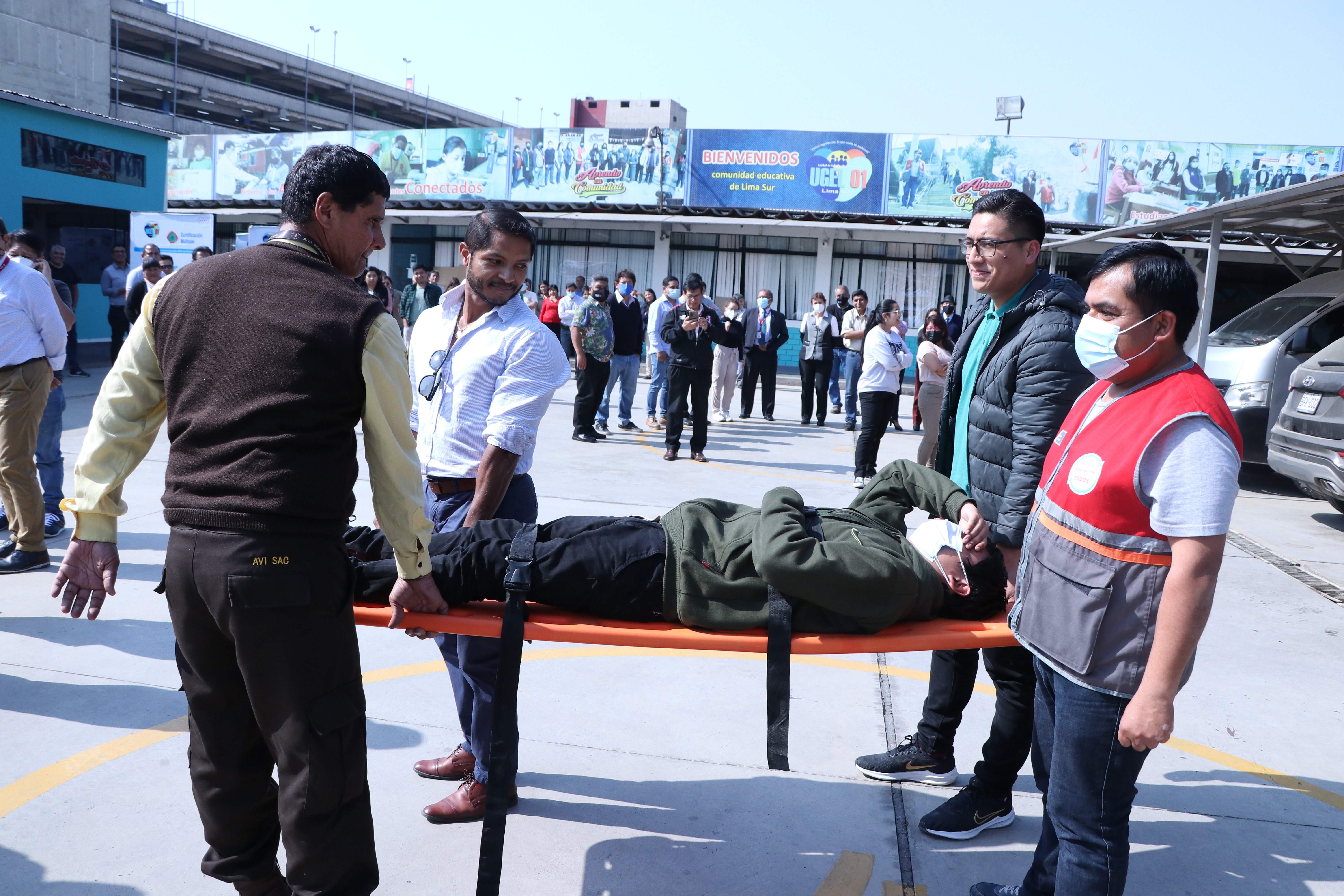 Trabajadores de ugel uno participaron del iii simulacro nacional multipeligro