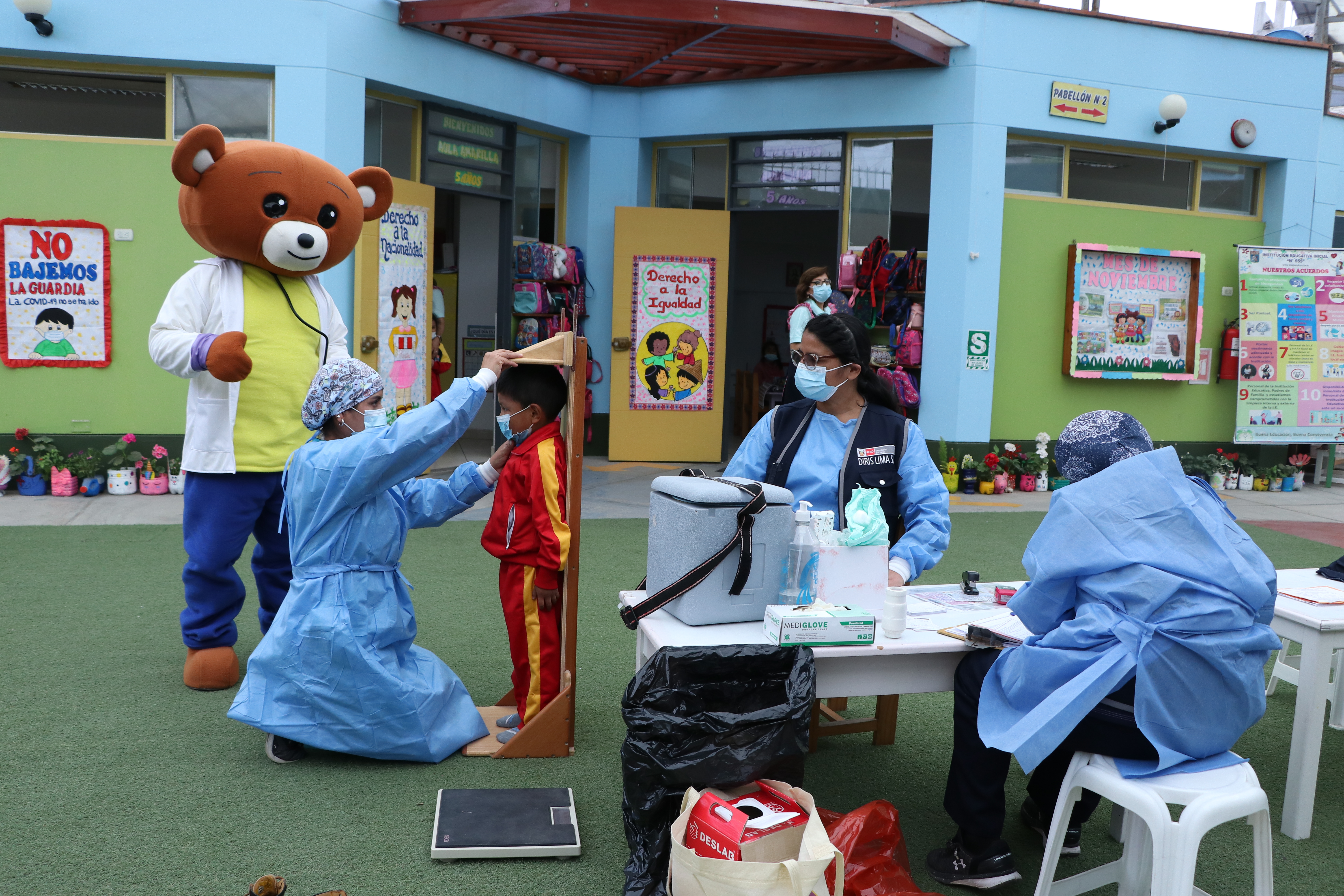 Campaña de salud escolar en iei 655 de lurin con diris lima sur