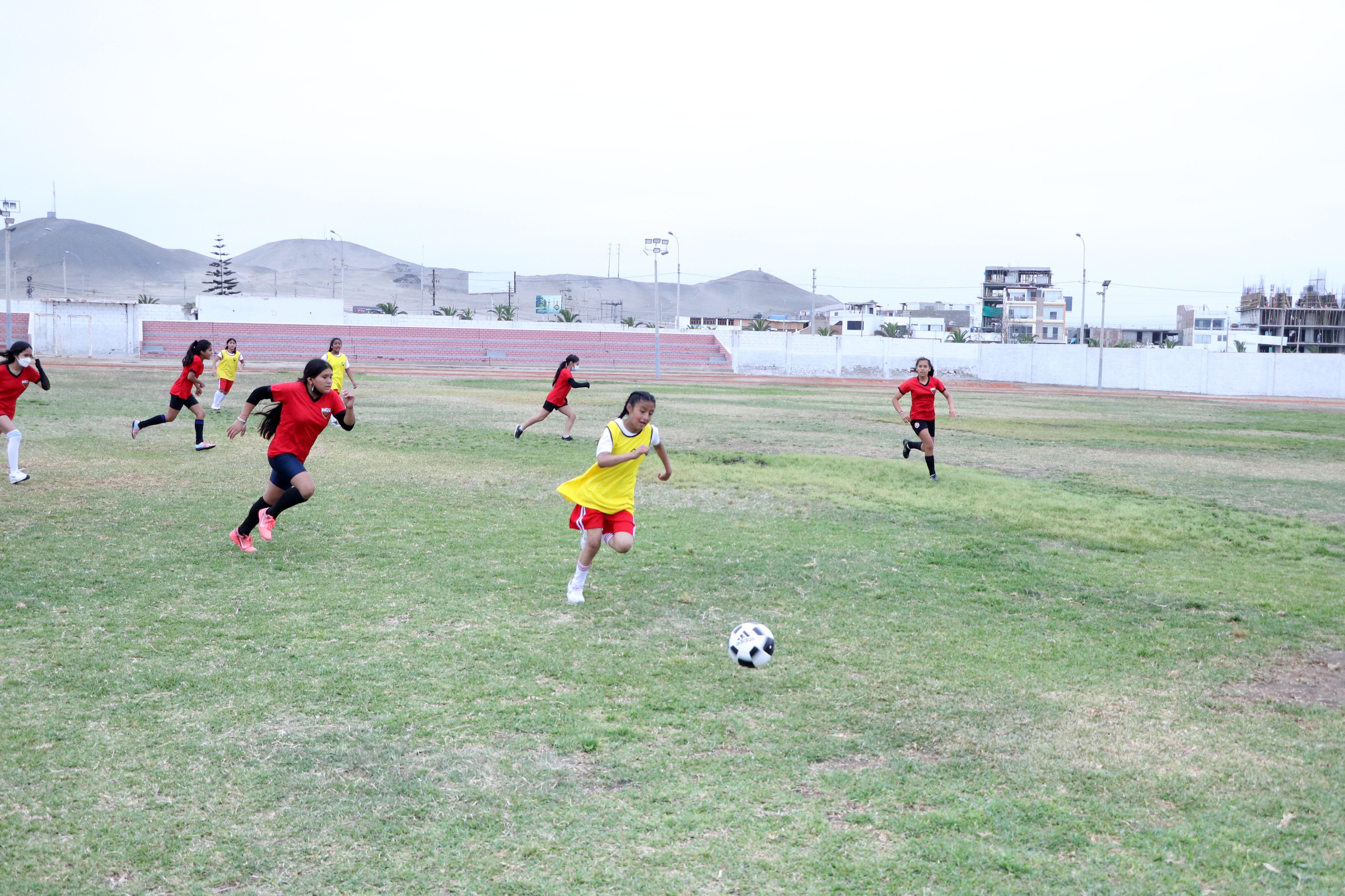 Fútbol femenino en juegos escolares deportivos 2022
