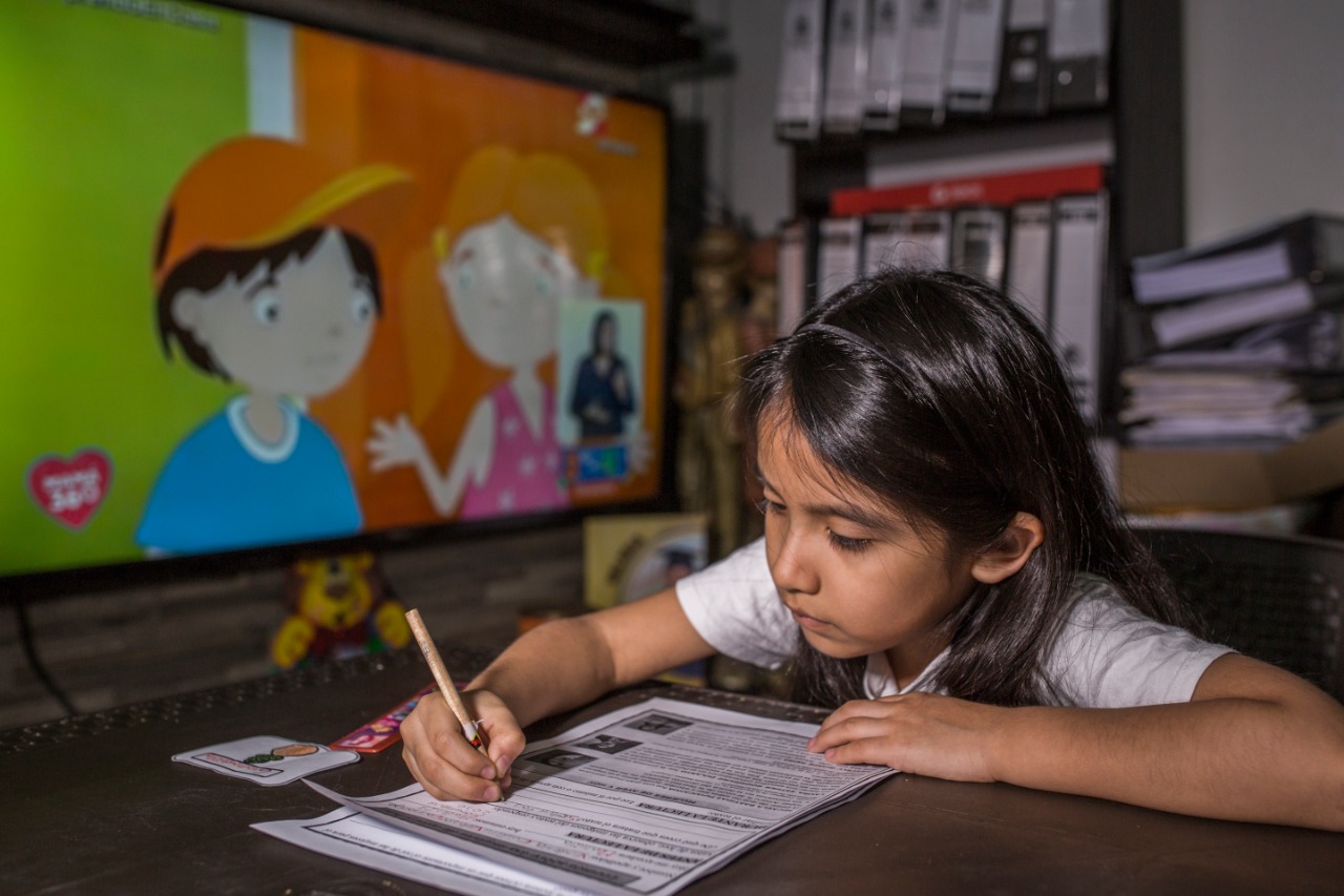 Minedu anuncia que primer mes de clases será virtual en todos los colegios del país
