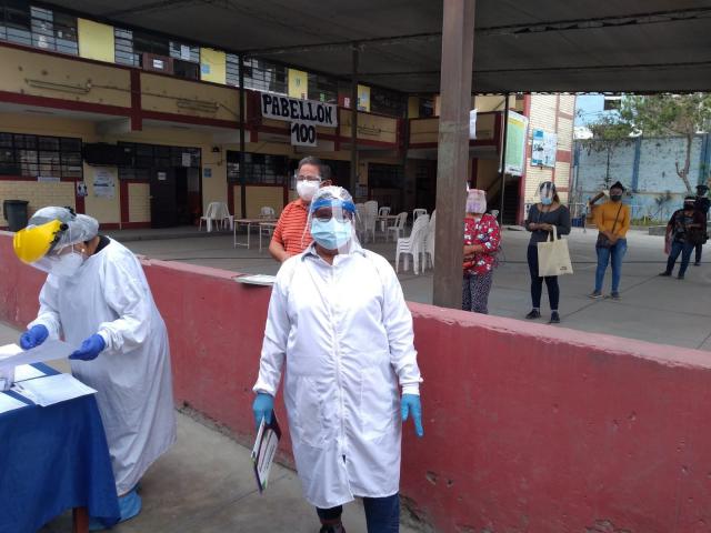 Ie san juan de sjm entrego cuadernos de trabajo