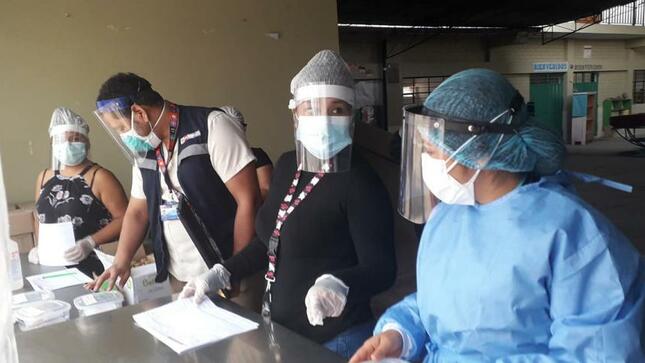 Iei 651 santa teresita entrego qaliwarma en ves con campaña de salud