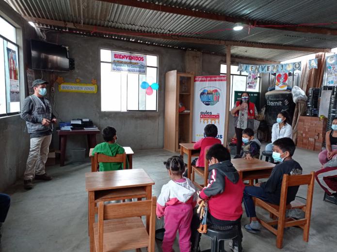 Punto de encuentro para estudiantes sin conectividad en aa.hh. lomas de salamanca vmt