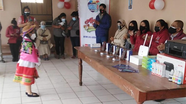 Punto de encuentro para estudiantes sin conectividad en buena vista baja de lurin
