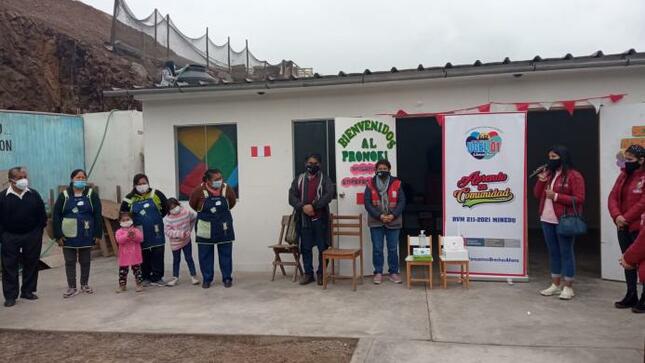 Punto de encuentro para estudiantes sin conectividad en buena vista alta de lurin