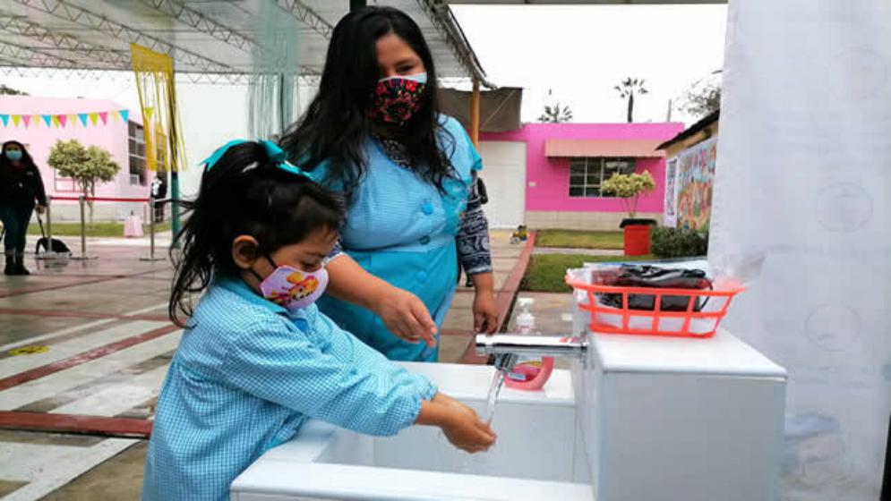 Ministro de educación supervisó inicio de clases semipresenciales en colegios públicos de lima metropolitana