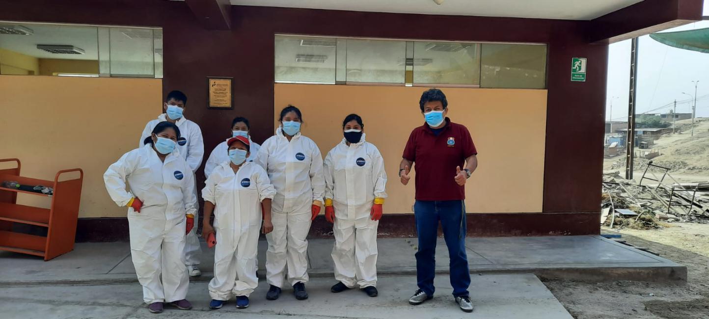 Voluntariado acondiciona ambientes de ie 7217 vmt para el retorno seguro